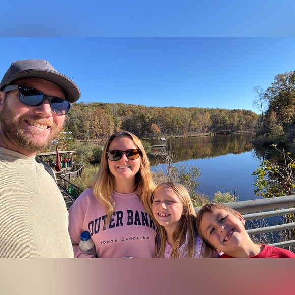 Meet your Posher, Cynthia - Picture 1 of 1